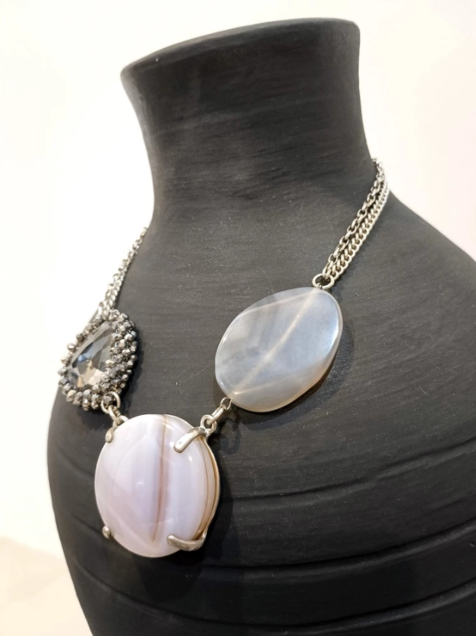 Synthetic Quartz Heart Crystals with Intricate Fashionable Necklace